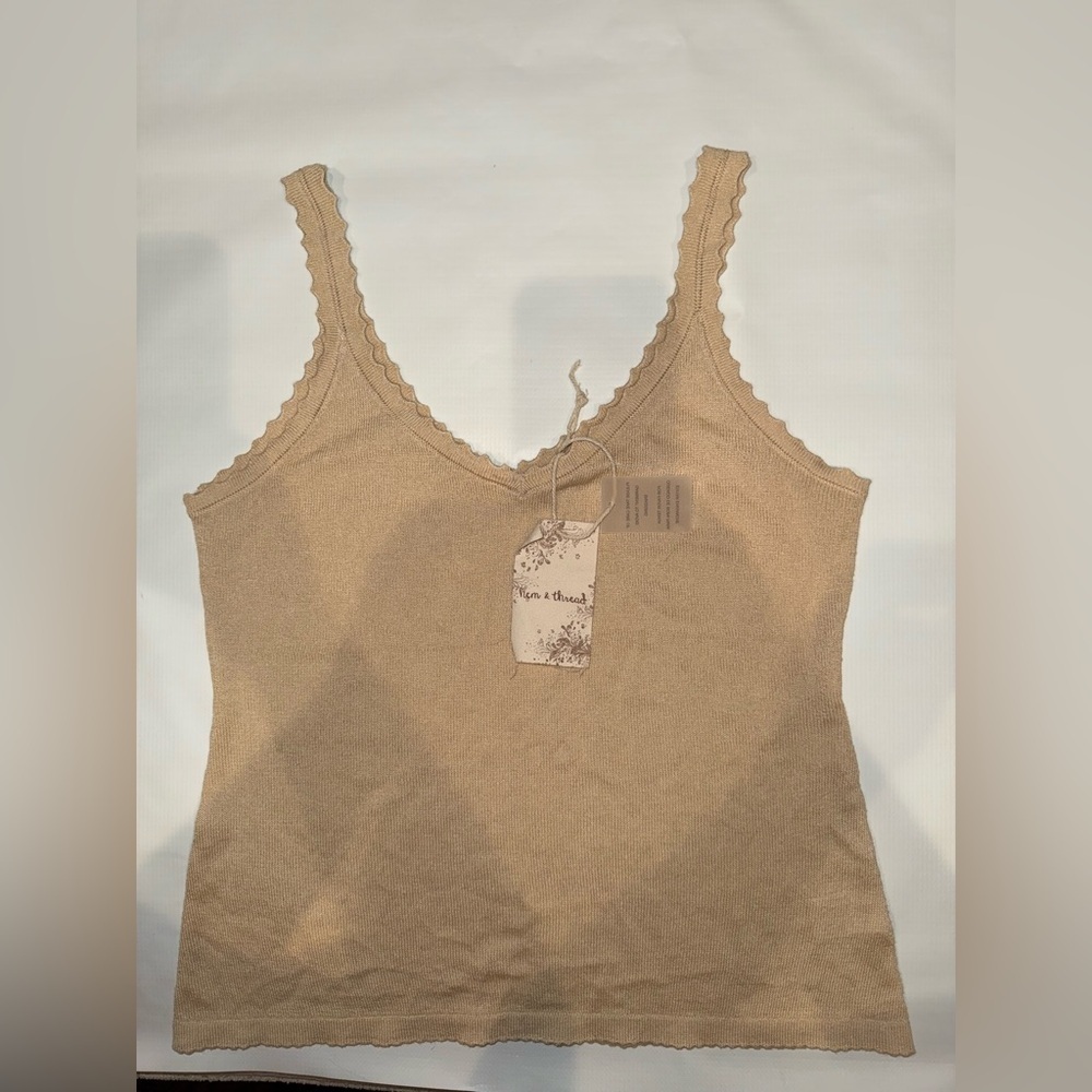 BNWT Hem & Thread Beige Scalloped Knit Top